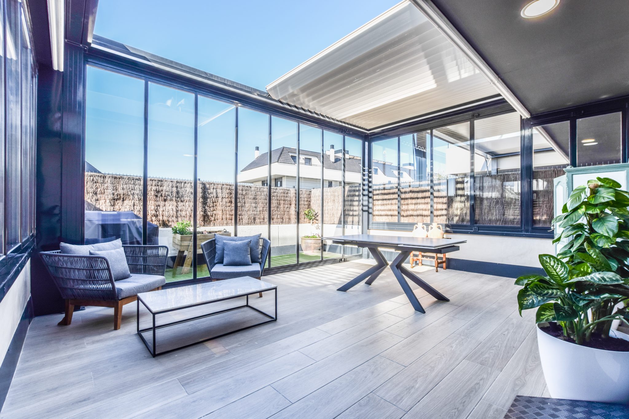 PERGOLA RETRACTIL - MAIN